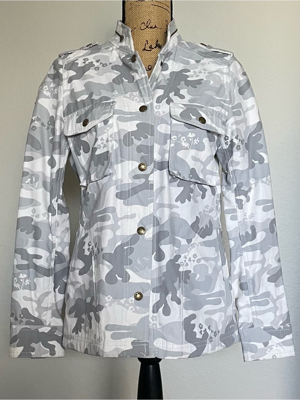 The North Face Women's White & Gray Camo Utility Jacket